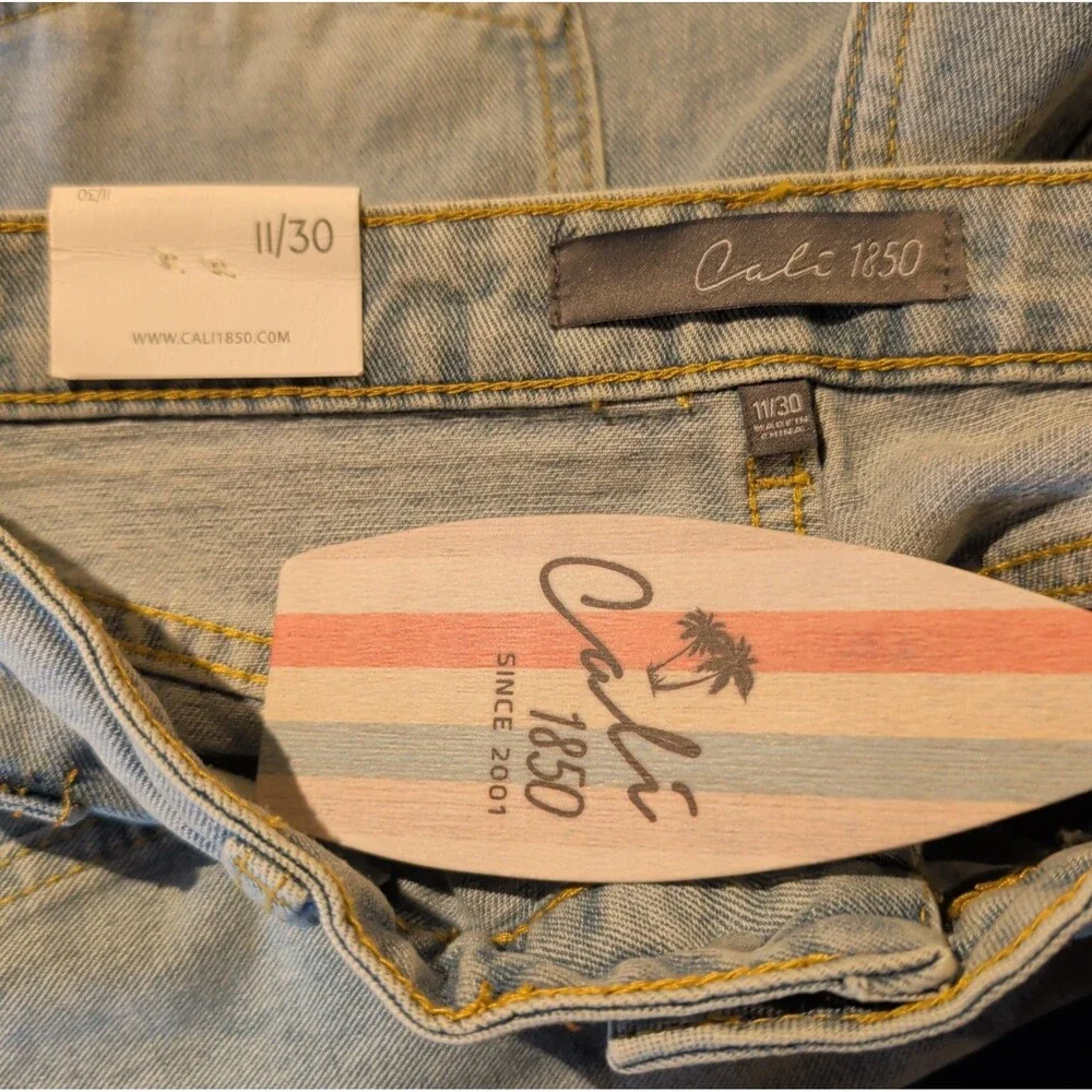 Cali 1850 Distressed Wide Leg Jeans Womens 11/30 Flower Power Embroidered